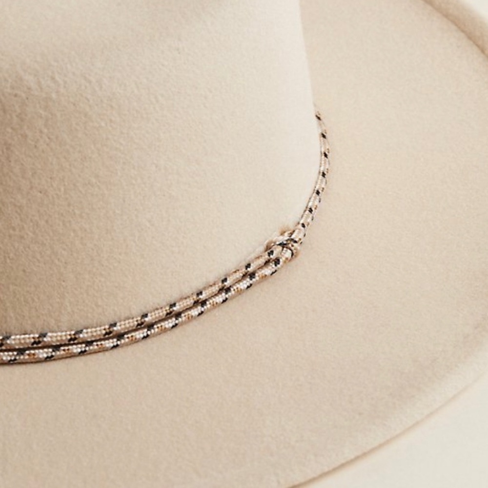 🆕 Wool Melton Hat NWT Torrid New! M/L Medium Large - Picture 2 of 3
